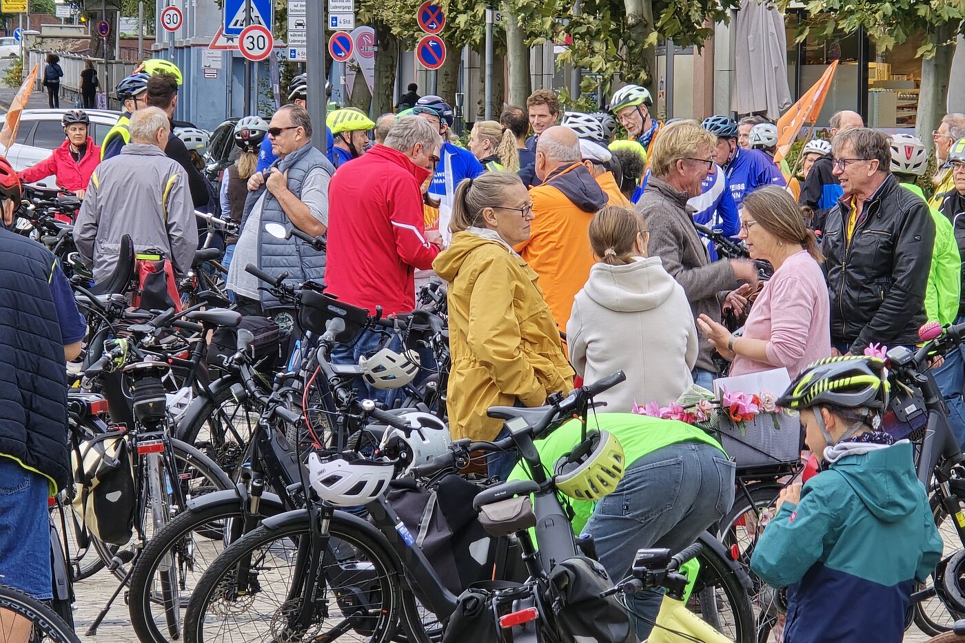 einfach.sicher.radfahren...im Neandertal einfach.sicher.radfahren...im Neandertal